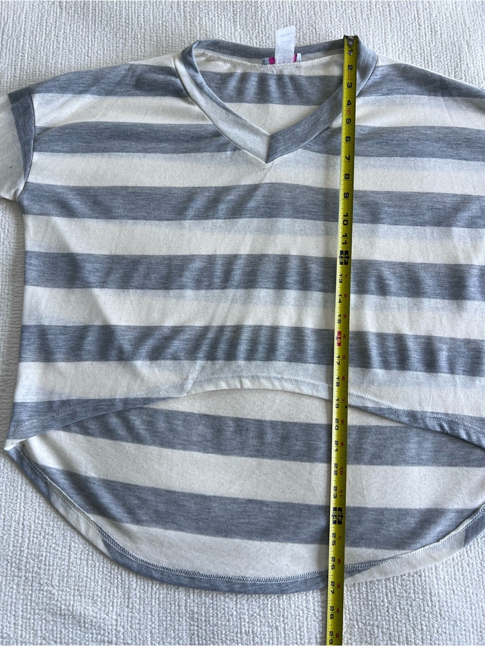 Free With Over 40$ Purchase Striped Gray and White V-Neck Tunic Top Size: M - Picture 7 of 14